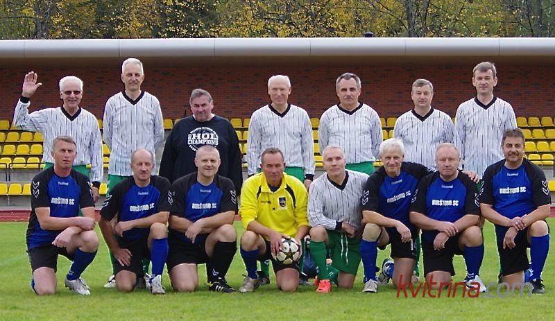 Futbolo bendruomenė pagerbė Birštono „Versmės“ komandos veteranus