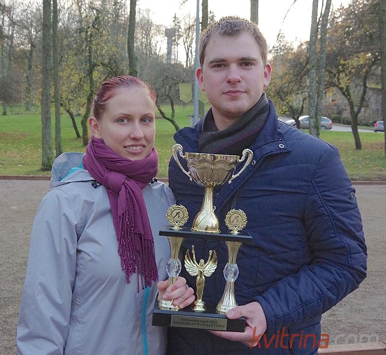 Irma Gedminaitė ir Paulius Bagdanavičius ir Pakumprio kaimo (Prienų rajonas) - Aleksandro Gorino vardo turnyro nugalėtojai.