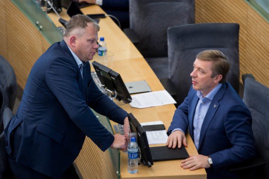 vakarinis-seimo-posedis-5bc87c6686c83