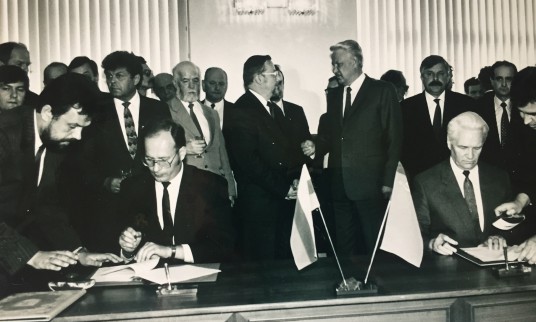 Lietuvos Respublikos Ministras Pirmininkas G. Vagnorius ir Rusijos Federacijos ministras pirmininkas I. Silajevas pasirašo Susitarimą. Maskva, 1991-07-29 d.