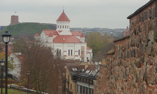 nuo  Vilniaus bastėjos