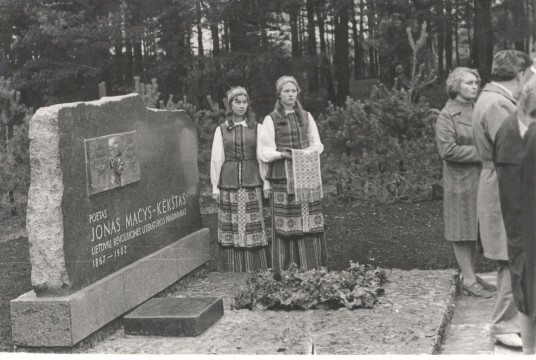 Iškilmingas mitingas paminklo J. Mačio Kėkšto atidengimo proga1