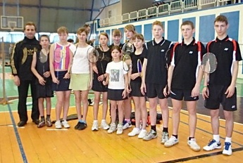Prienų KKSC badmintonininkai jaunių sporto žaidynėse – komandinėje įskaitoje treti