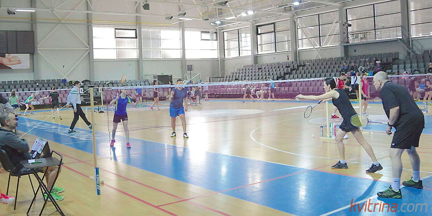 Prienuose keturių šalių badmintonininkai varžėsi dėl mero taurės