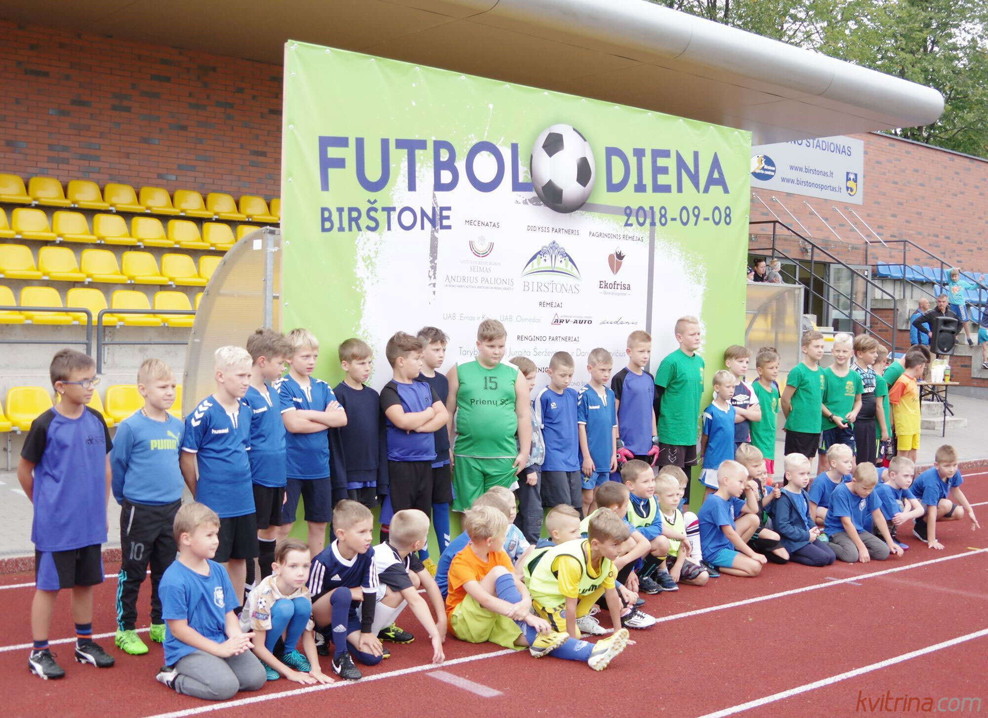 „Futbolo dienos“ šventėje – daug futbolo, azarto ir dovanų