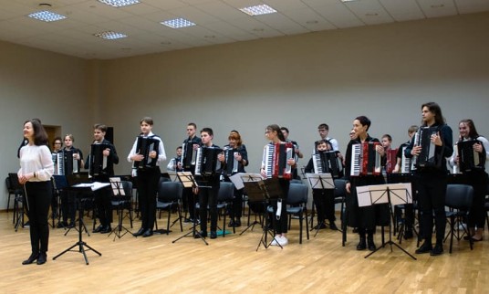 Prieš metus vykusio koncerto akimirka