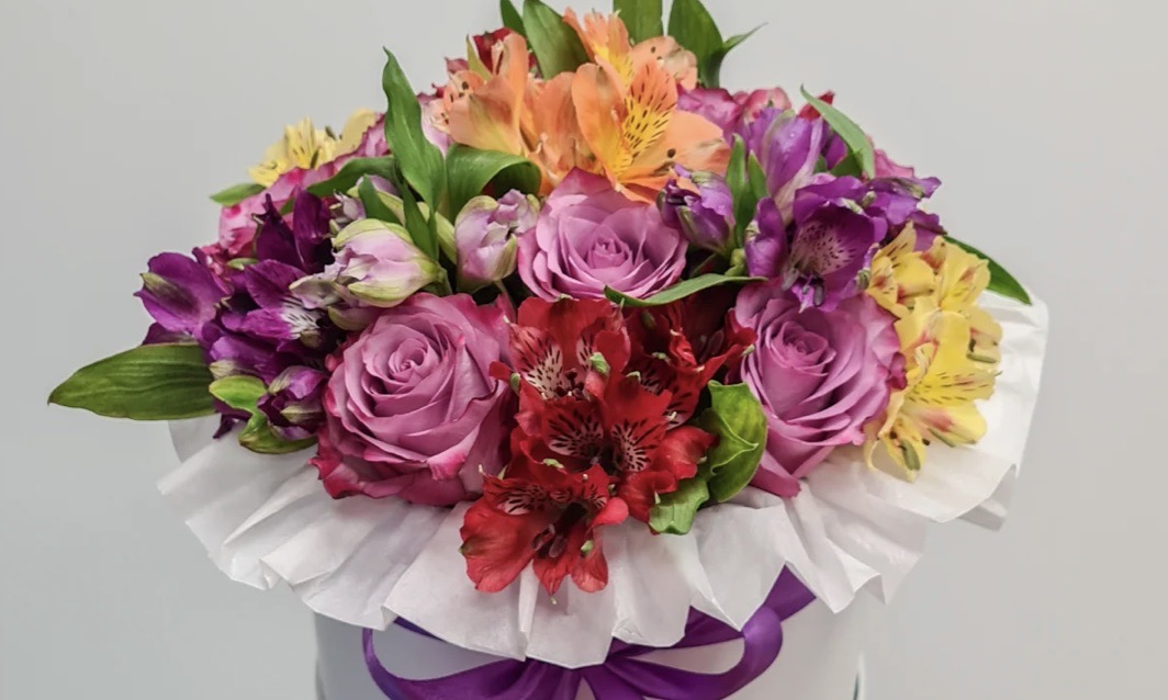 Najpopularniejsze kwiaty cięte dla kobiet podarowane przez mężczyzn